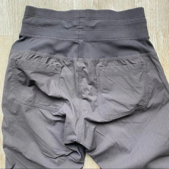 LULULEMON | Black  Capri Pants - Picture 8 of 9